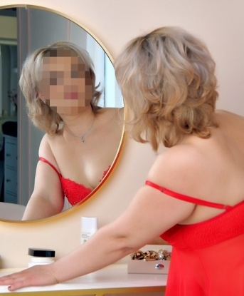 Опыт в сфере удовольствия? О да, у меня он имеется и пропитан многочисленными положительными отзывами. Я знаю, как устроить настоящий праздник для каждого мужчины, и обещаю тебе незабываемые моменты нашей встречи 🎉✨
Мои услуги охватывают все, что только можно представить: от нежности и ласки до страсти и безумства. Расслабляющий массаж, эротический танец или жаркие игры в постели - я готова на все, чтобы ты почувствовал себя особенным и доволен нашей встречей 💃🔥
У меня есть отличные фото, чтобы ты мог оценить мою внешность и привлекательность. Тебе понравится мой стиль и шикарные формы, которые вскружат тебе голову. Живу в Москве, и могу пригласить тебя в своей уютной квартире в самом сердце Москвы, где создам для нас атмосферу удовольствия и релакса 🏢💖
Не упускай возможность окунуться в мир настоящего удовольствия и исполнения сокровенных желаний. Жду тебя, чтобы скрасить твои досуговые моменты незабываемыми впечатлениями. Со мной ты получишь то, о чем мечтал! Напиши мне прямо сейчас и забронируй встречу согласно твоим предпочтениям и желаниям. Жду тебя, мой красавчик! 😘💋 Алиса